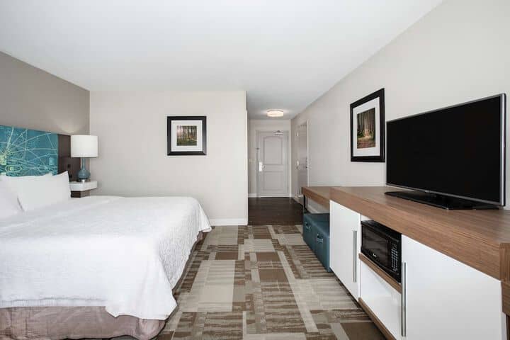 Room 11 of 37