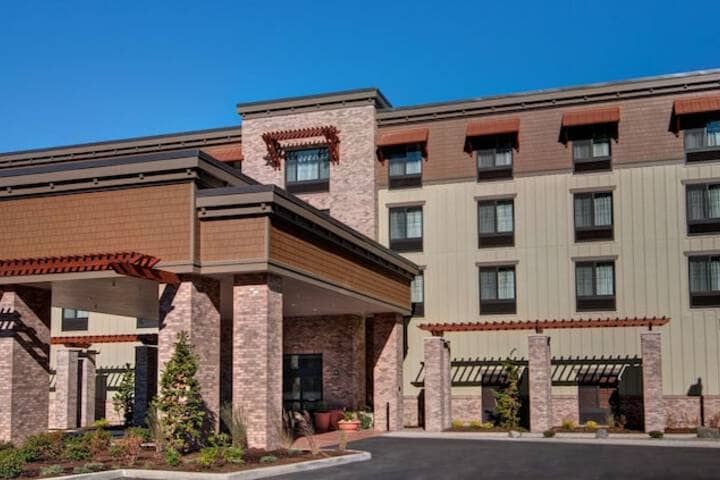 Hotel 77 of 80