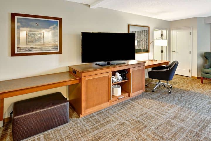 Room 32 of 63