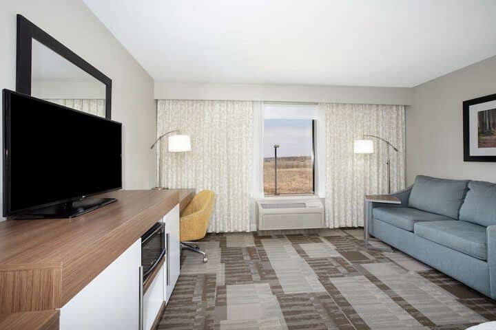Room 8 of 37