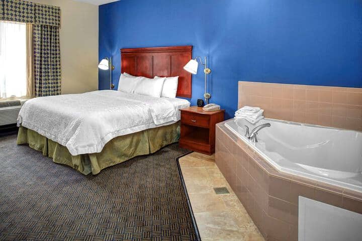 Room 5 of 27