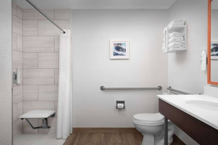 Bathroom shower