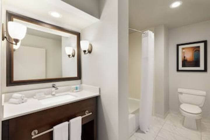 Room 187 of 291