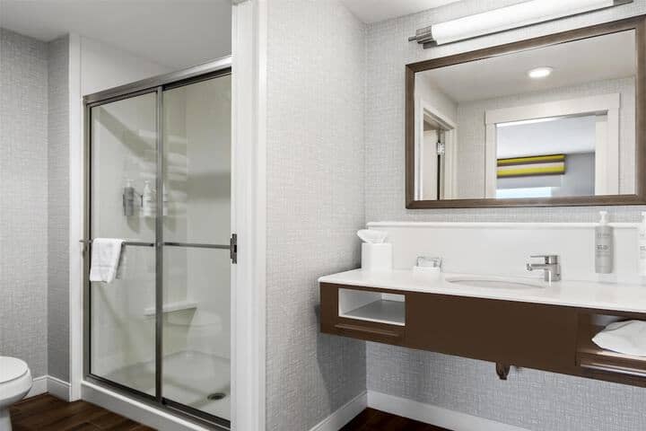 Bathroom shower