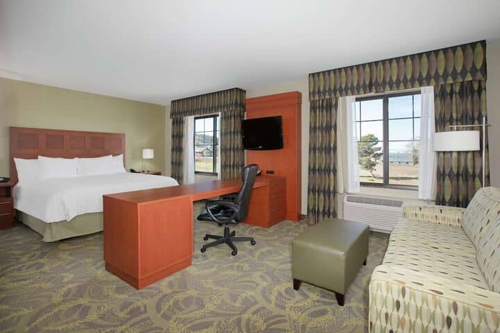 Room 7 of 80