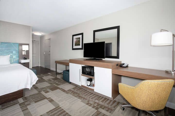 Room 3 of 37