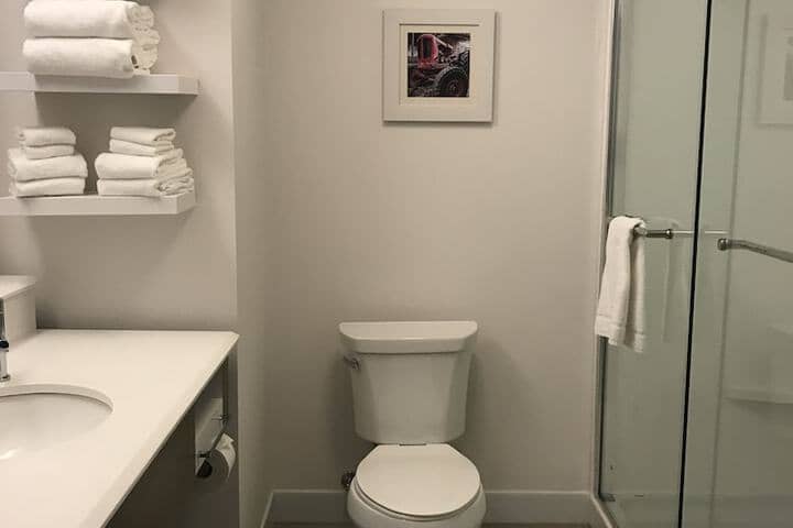 Room 16 of 37
