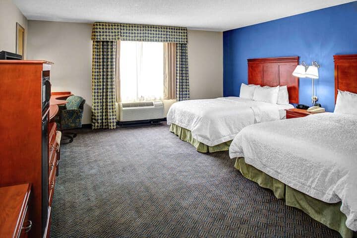 Room 9 of 27