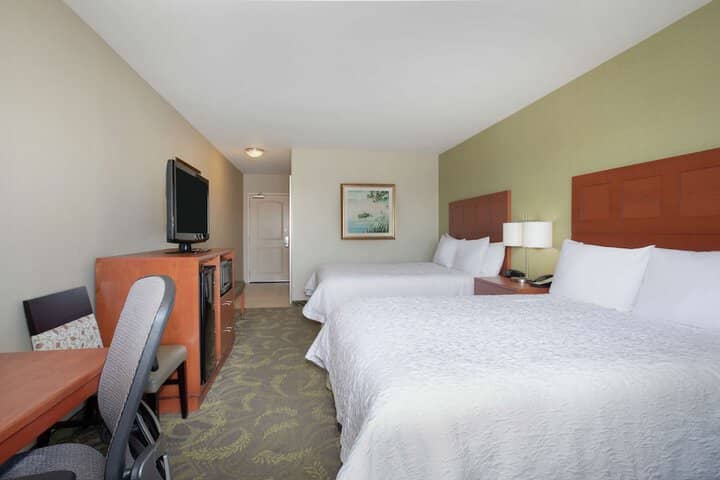 Room 6 of 80