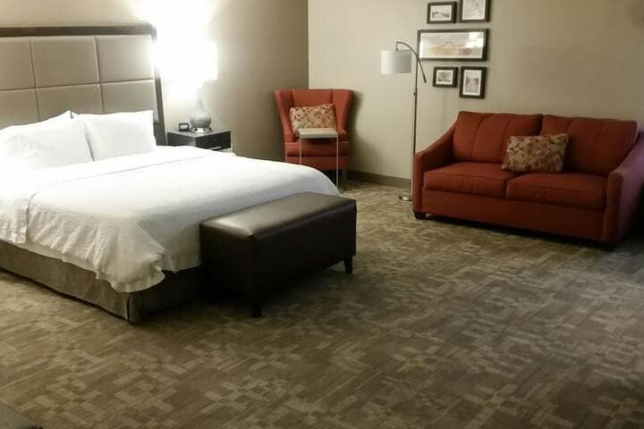 Room 6 of 25