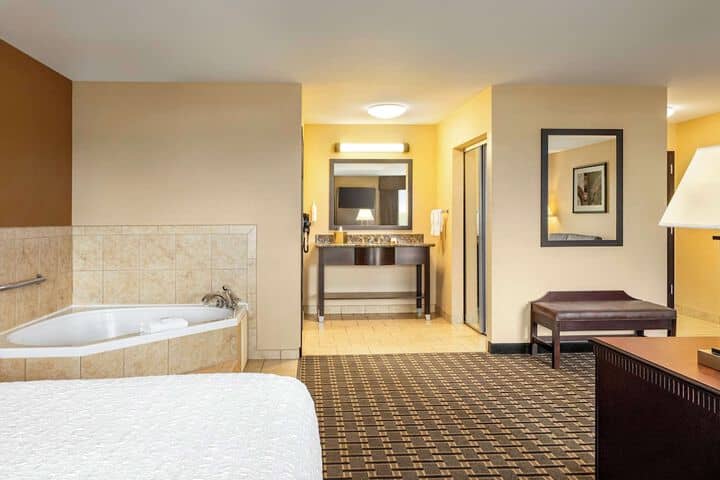 Room 20 of 39