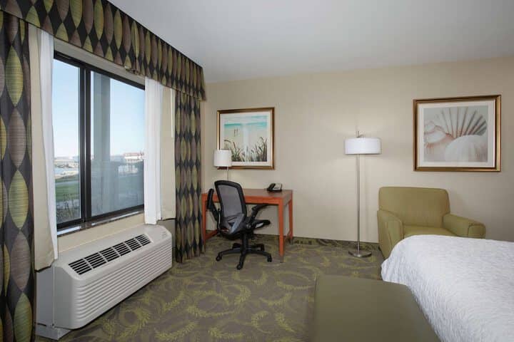 Room 18 of 80