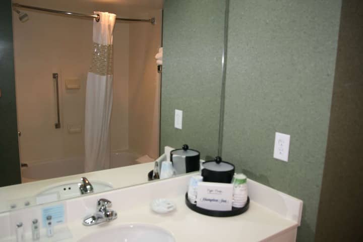 Room 33 of 69