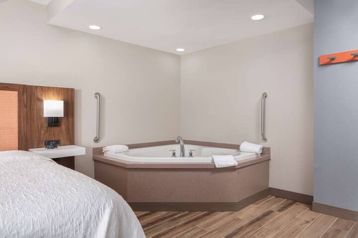 Room 14 of 35