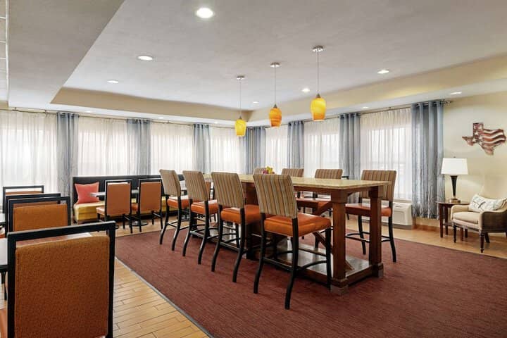 Breakfast area