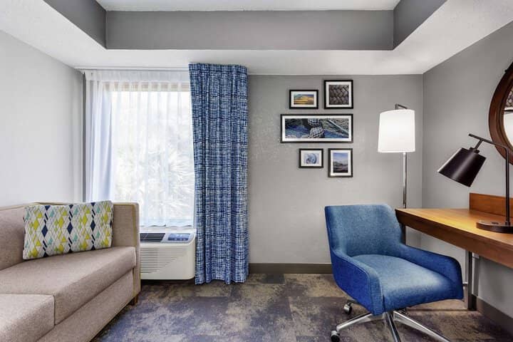 Room 6 of 33