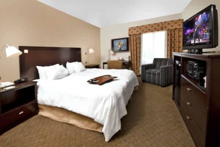 Room 8 of 43