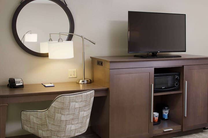 Room 13 of 25
