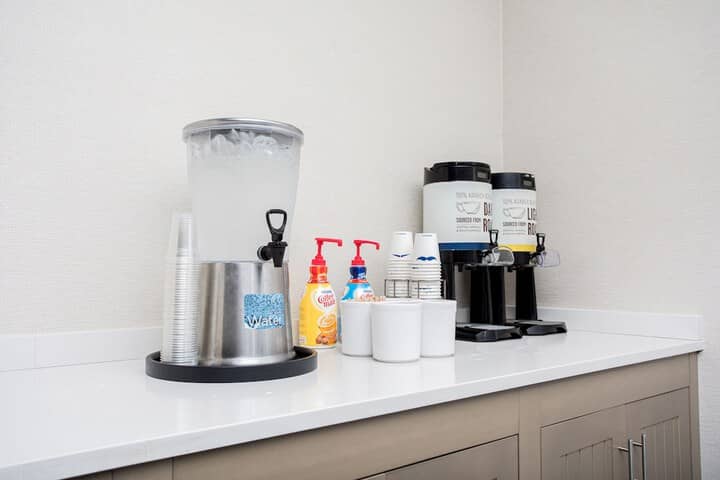 Breakfast/Coffee Service 90 of 110
