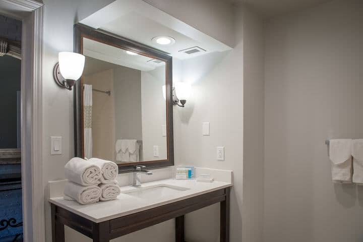 Room 174 of 291