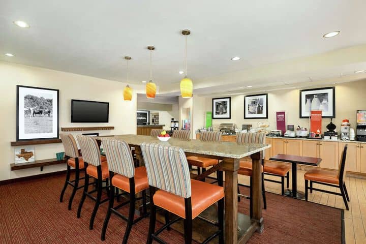 Breakfast area