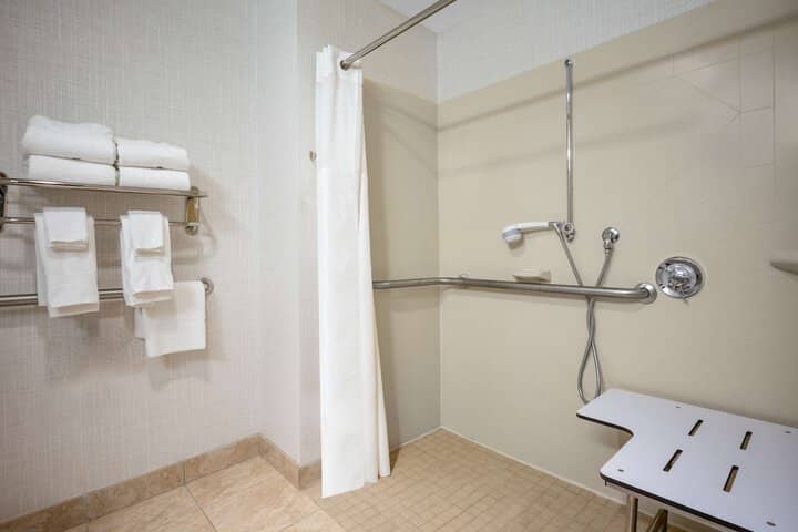 Room 25 of 46