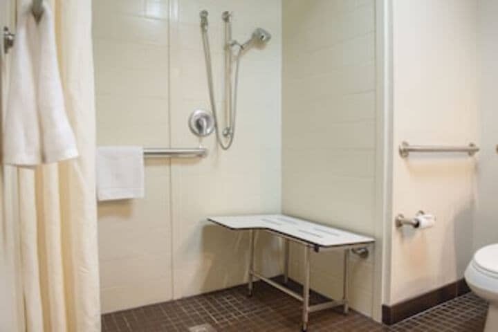 Room 28 of 291
