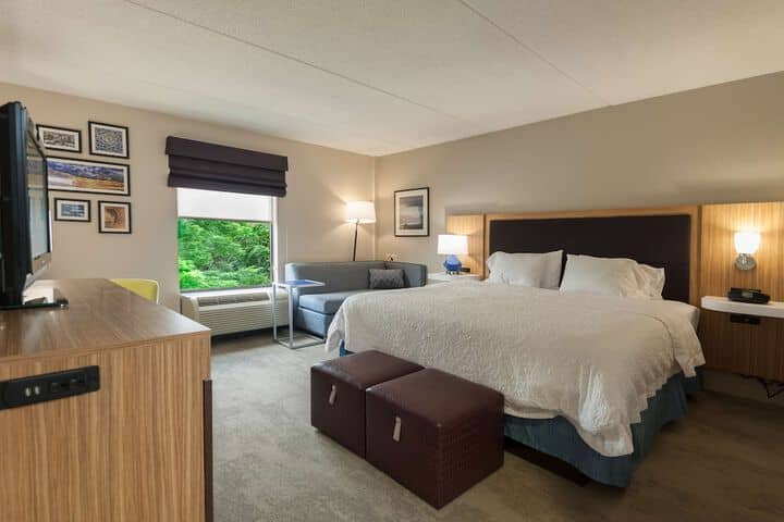 Room 21 of 52