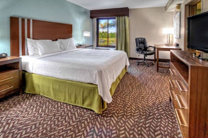 Room 10 of 27