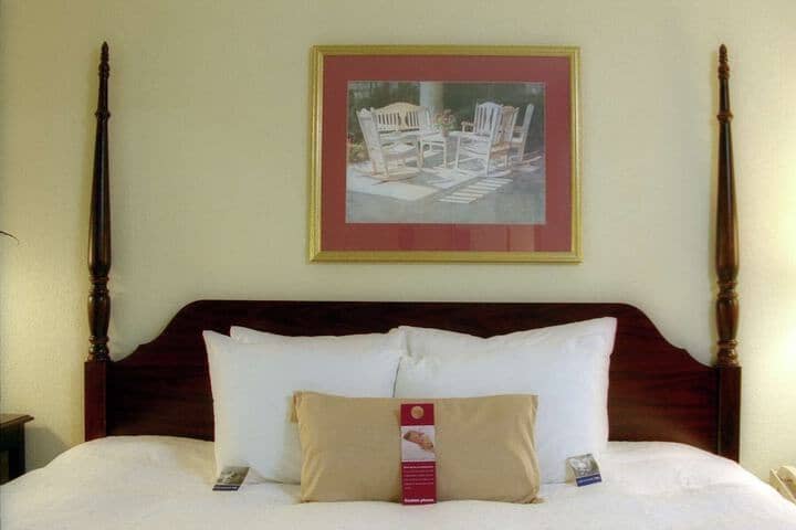 Room 6 of 27