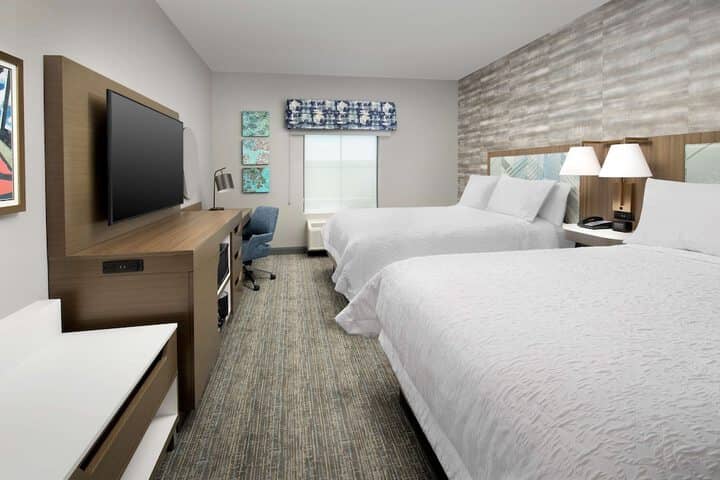Room 11 of 28