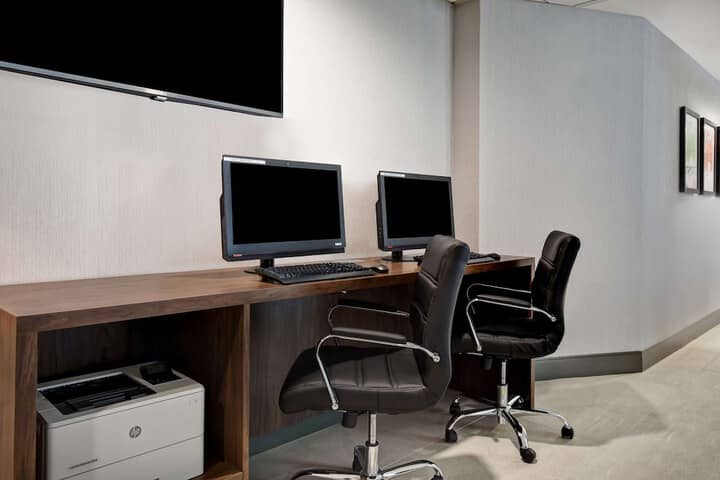 Business Center 48 of 49
