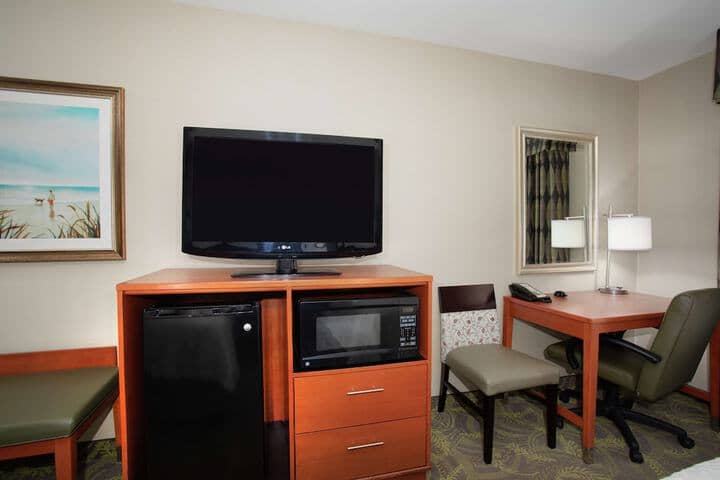 Room 5 of 80