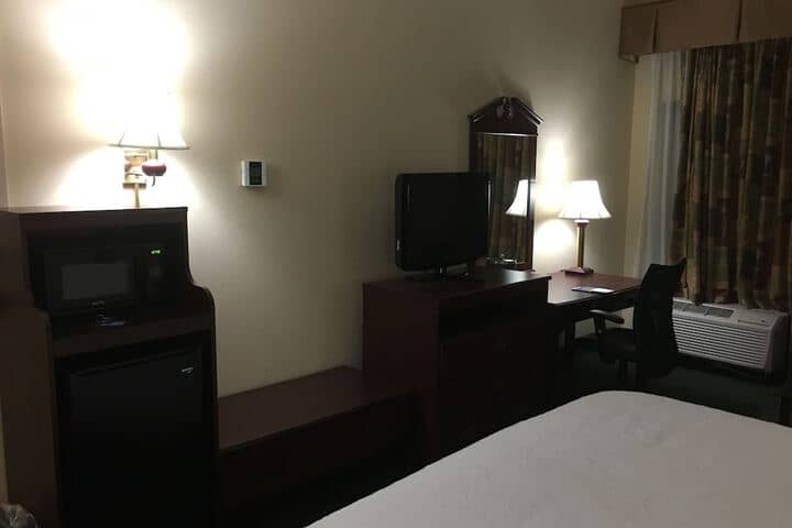 Room 10 of 42