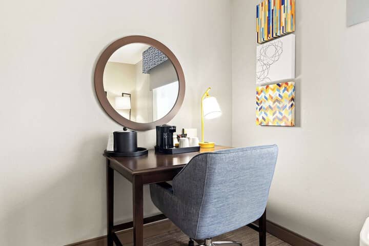 Room 10 of 26