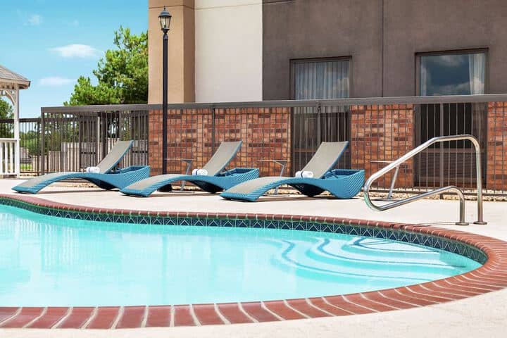 Pool 18 of 36
