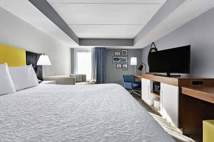 Room 5 of 33