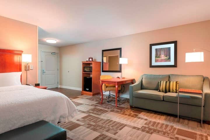 Room 14 of 37