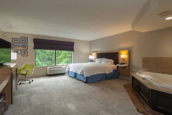Room 16 of 52