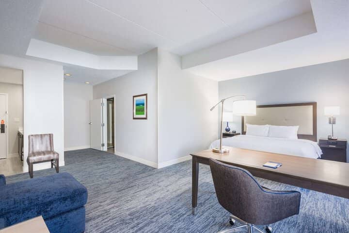 Room 4 of 50