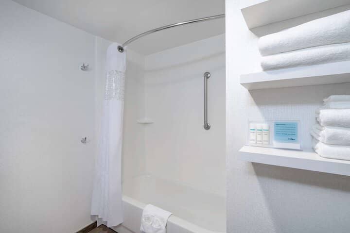 Room 14 of 22