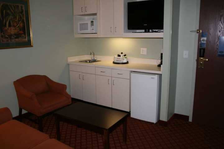 Room 28 of 69