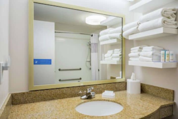 Room 52 of 135