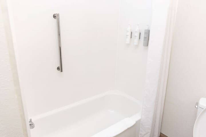 Room 34 of 63