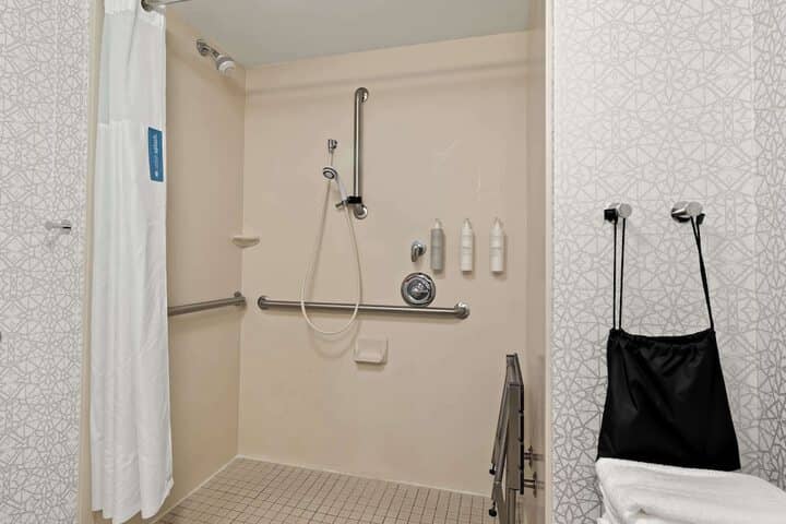 Room 18 of 26