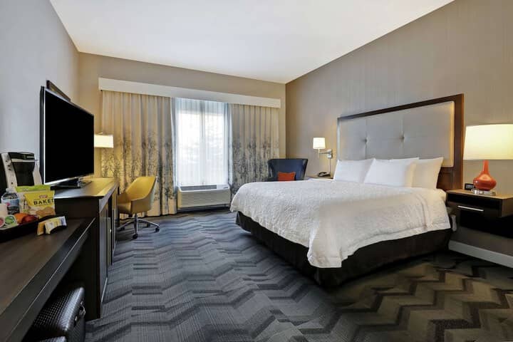 Room 14 of 37