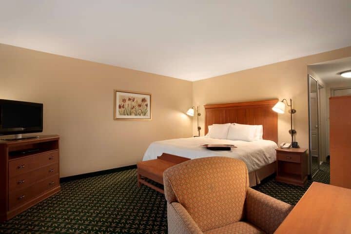 Room 6 of 19