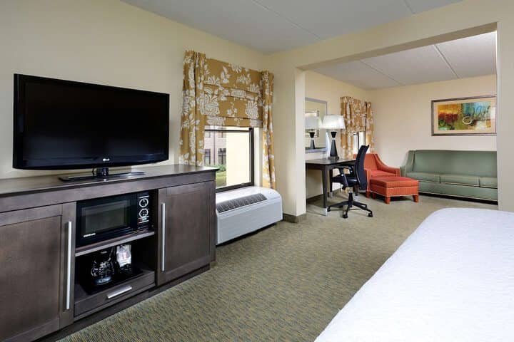 Room 18 of 49
