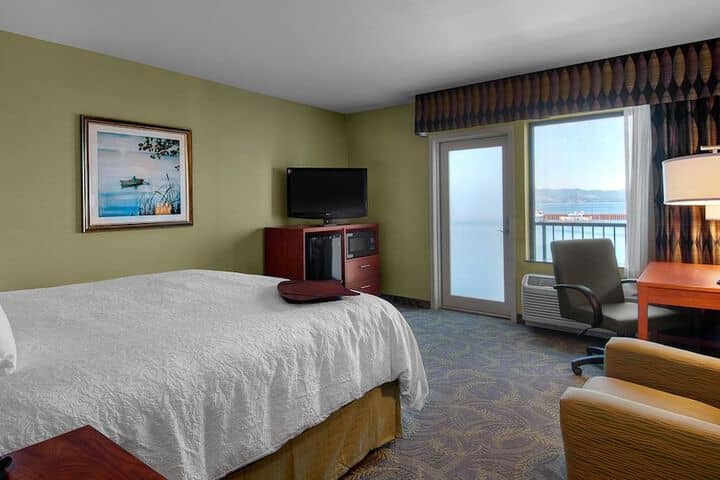 Room 3 of 80