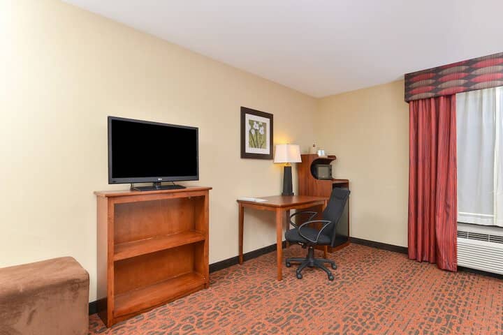 Room 5 of 32
